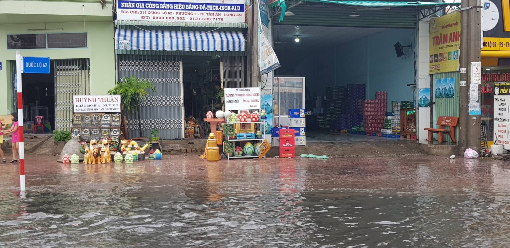 Tình trạng ngập lụt tại đường Hùng Vương cũ, Tp. Tân An - Long An - 3 