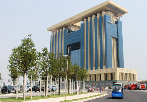 Khu hành chính có bãi đáp trực thăng