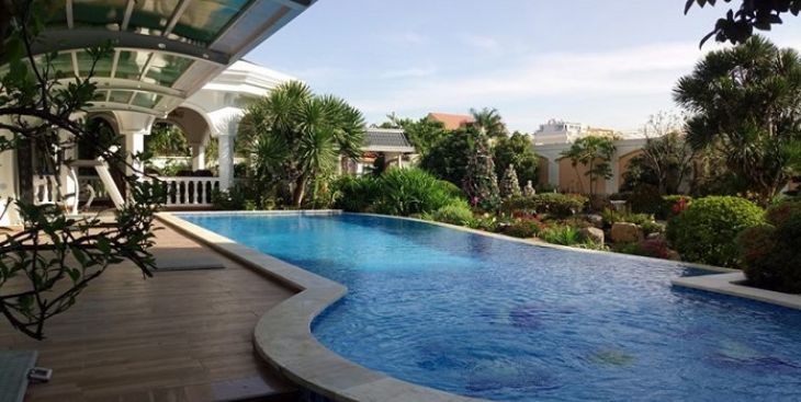 Đặc điểm, tiêu chuẩn và những mẫu thiết kế hồ bơi sân vườn đẹp