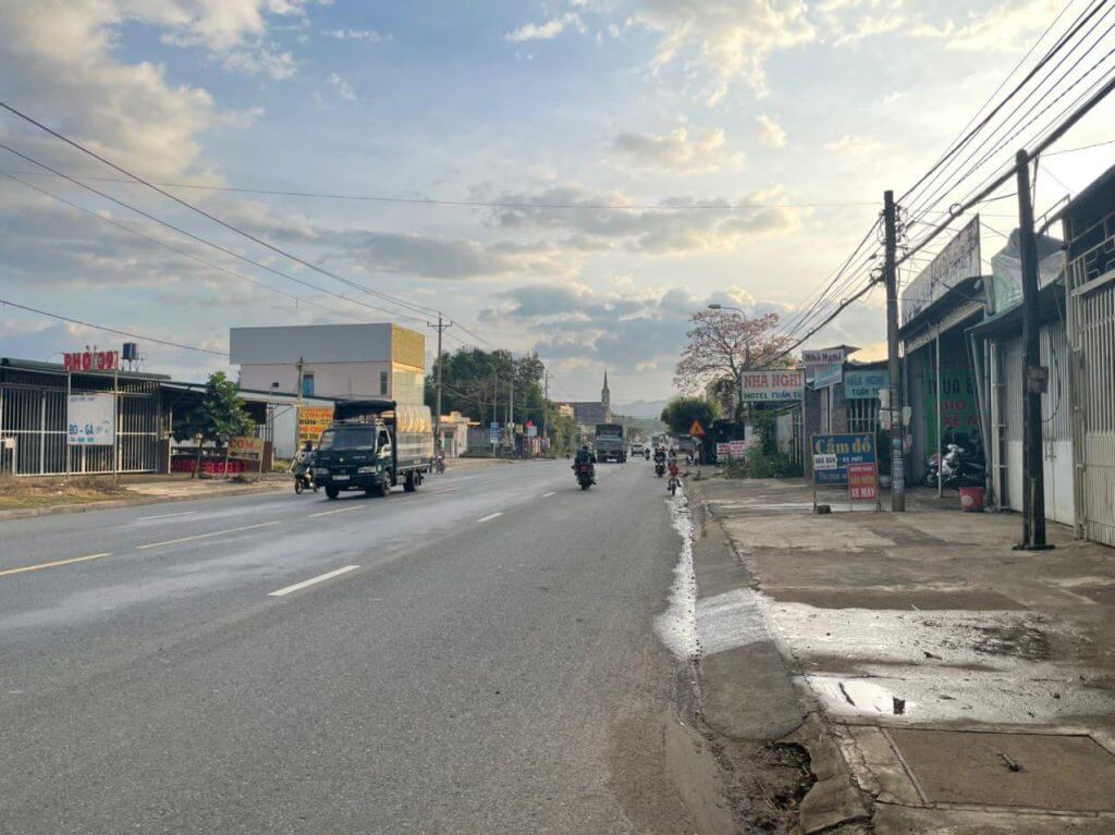 Nhà đất dọc Quốc lộ 20 - 3