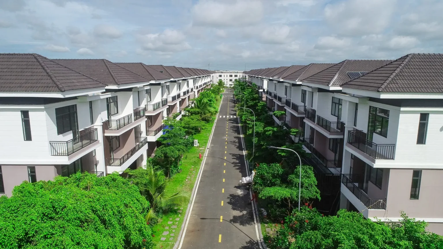 So sánh The Agula và Solar City-4